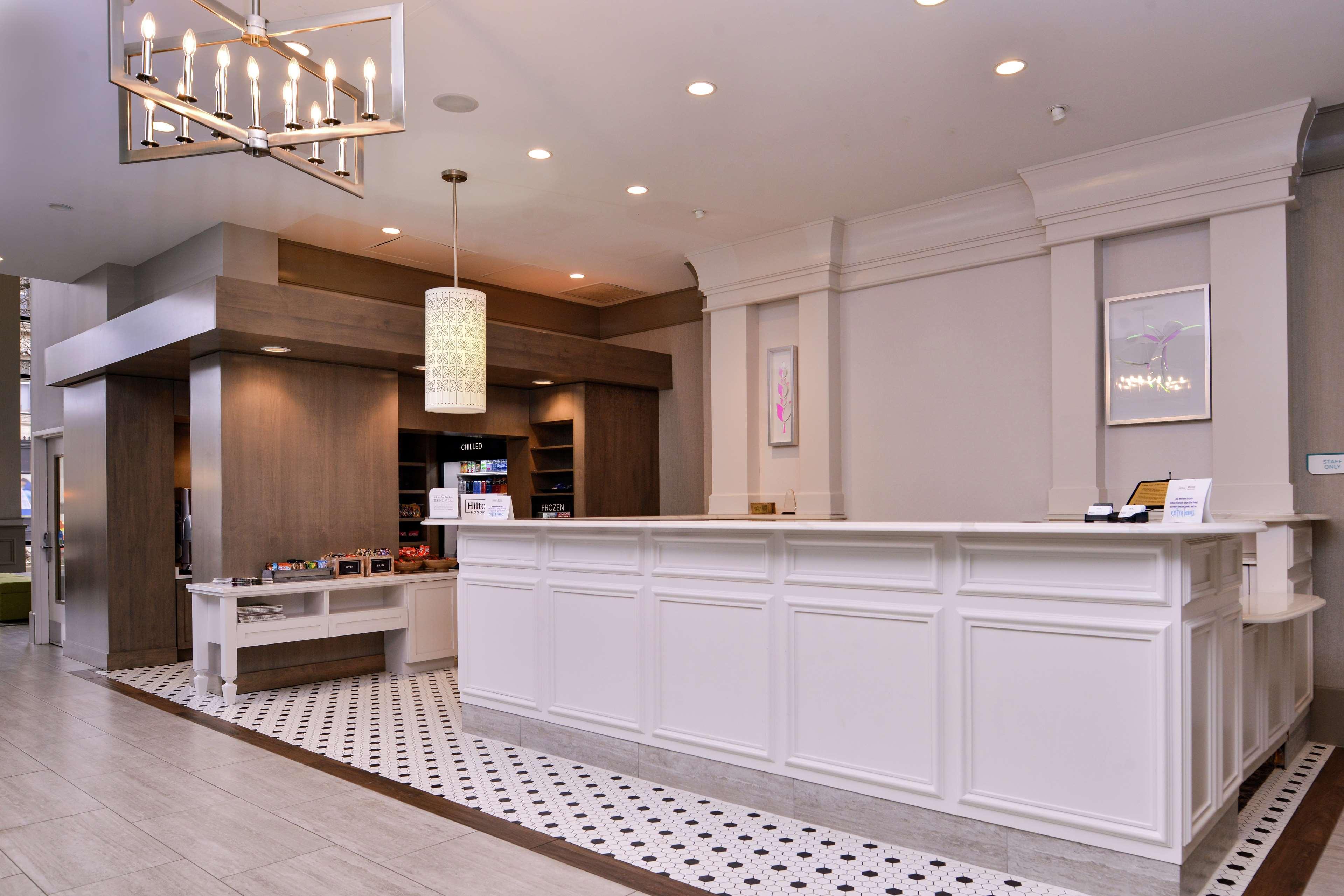 Hilton Garden Inn Terre Haute Exterior foto